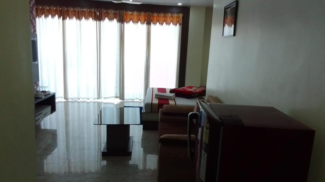 Hotel Rajmahal Tarapith Buitenkant foto